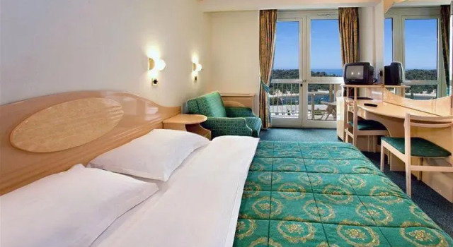 Двухместный номер Standard с балконом и с частичным видом на море Hotel Gran Vista Plava Laguna