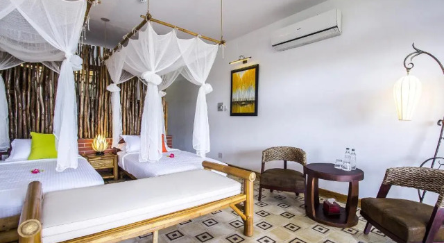 Двухместный номер Standard с видом на бассейн The Island Lodge