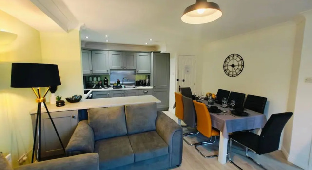 4BR Modern Ormeau House, Забронировать Дом для отпуска Виллы Графства Антрим, Вилла