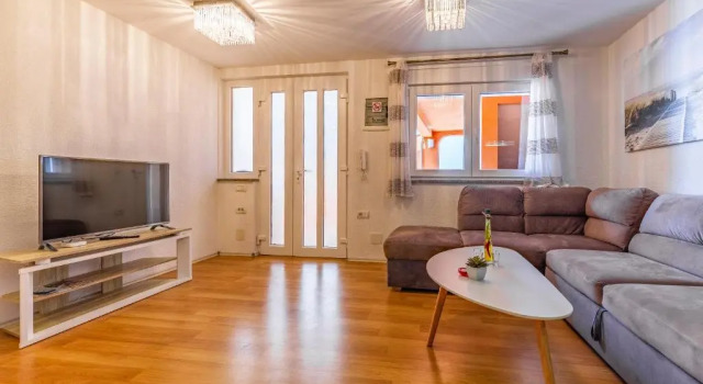 Apartments Larst, Забронировать Апартаменты/квартира СПА-отели Медулин, рядом с Песчаный пляж Биеца, SPA-услуги