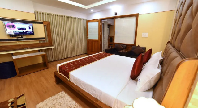 Люкс Hotel Vashanth Krishna