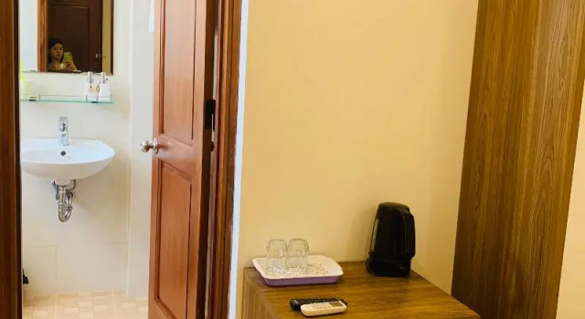 Номер Standard RedDoorz near Cho Xom Moi Nha Trang
