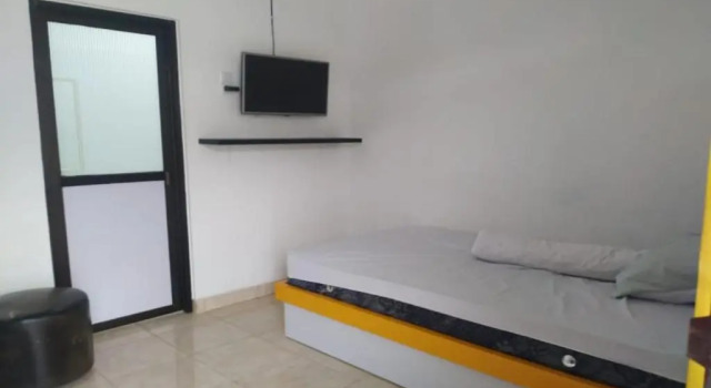 Двухместный номер Standard Hotel O Yellow White Guesthouse Palu