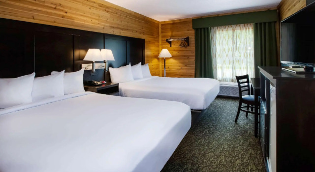 Четырёхместный номер Deluxe Days Inn by Wyndham Cadillac