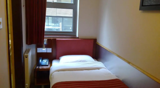 Одноместный номер Standard Eurotraveller Hotel- Express