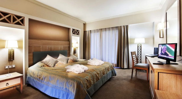 Люкс с балконом Quadas Hotel