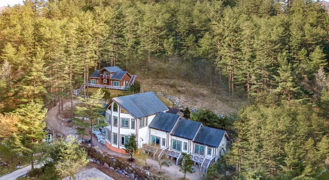 Yangyang hwansangeui seong pension