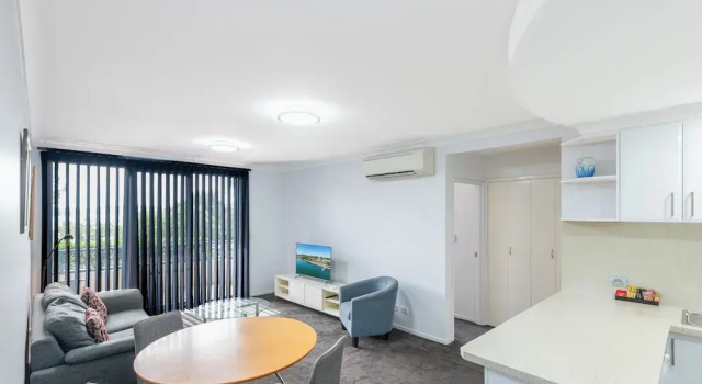 Апартаменты с 2 комнатами с балконом и с видом на озеро The Brighton Apartments
