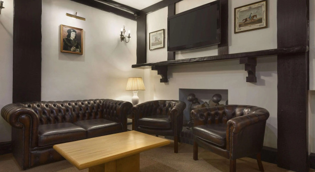 Ramada by Wyndham Crawley Gatwick, Забронировать Отель Отели Исторического графства Суссекса с парковкой, Парковка