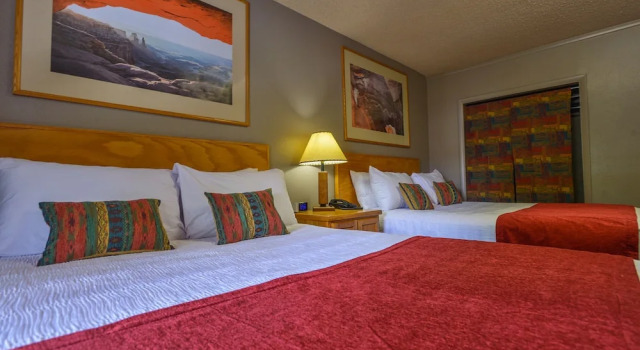 Четырёхместный номер Standard Rustic Inn
