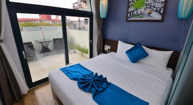Двухместный номер Standard с балконом Bella Premier Hotel & Rooftop Skybar