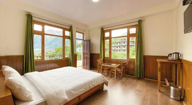Двухместный номер Deluxe с балконом и с видом на горы Hotel Kalpa Retreat