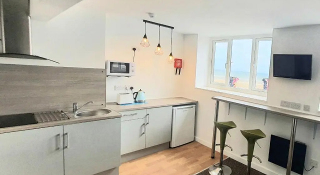 Апартаменты The Charlton - Sea Front Apartments & Studio Rooms