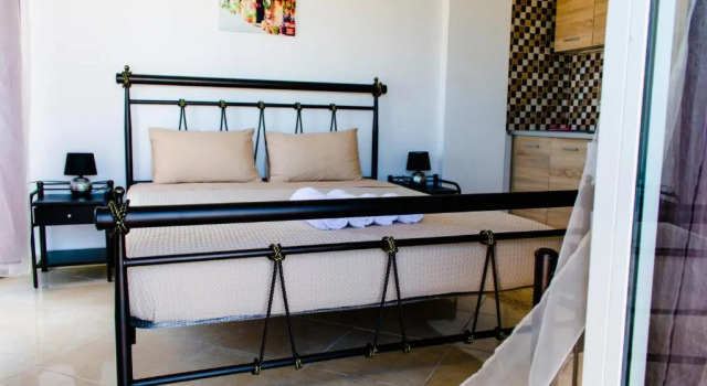 Двухместный номер Standard с балконом Nikolakakis Rooms Lavrio