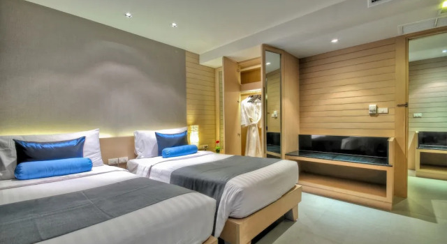 Семейный люкс с 2 комнатами Отель The Ashlee Heights Patong Hotel & Suites
