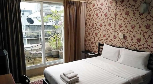 14 Plus 1 Hotel, Забронировать Отель Отели Бангкока с парковкой, рядом с Станция наземного метро Krung Thon Buri, Парковка