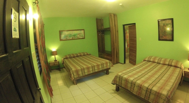Четырёхместный номер Standard с балконом Sunrise Club Hotel