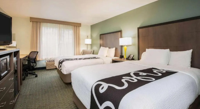 Четырёхместный номер Deluxe La Quinta by Wyndham Newport
