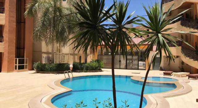 Апартаменты Regency Towers Apartments