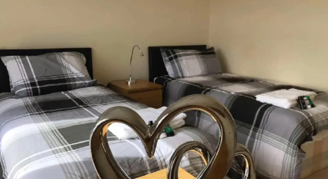Penthouse Apartment Sleeps 9, Varaa Huoneisto Asunnot kohteessa Merseyside, Huoneisto