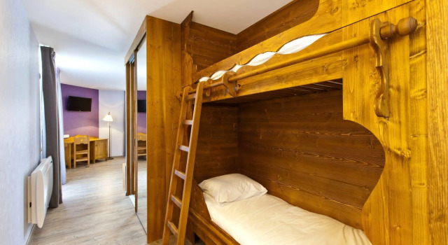 Logis Hôtel LBB - les 2 lacs, Забронировать Отель Отели Горного массива Юры 3 звезды, 3*