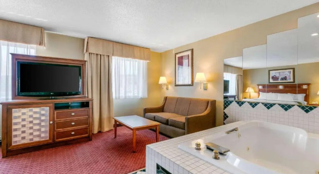 Люкс Quality Inn near Monument Health Rapid City Hospital