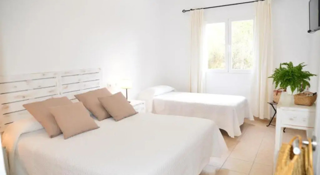 Apartamentos CostaMar 1; Apartamento nº11, Book Apartment Es Pujols Formentera