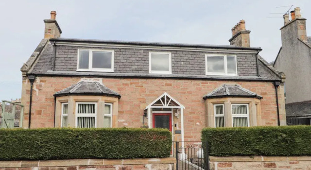 16 Fairfield Road, Забронировать Дом для отпуска Отели Инвернесс с парковкой, рядом с Природный заповедник Меркинч, Парковка