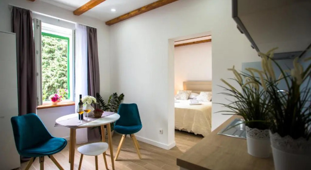 Katriga Luxury Studio, 4**** Old Town, Prenota Hotel Splitska 