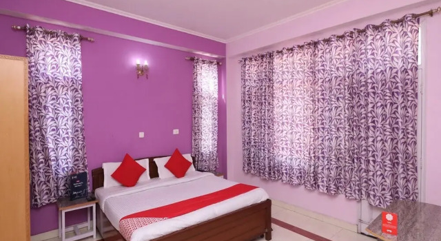 Moksh Hotel by OYO Rooms