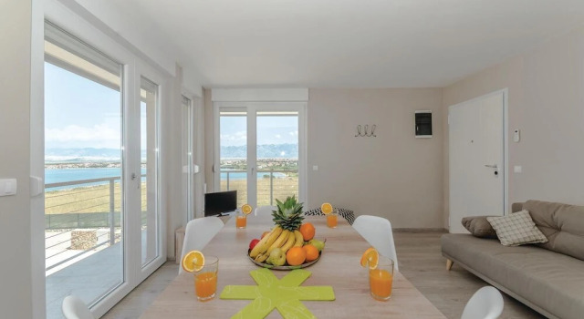 Amazing Home in Povljana With Wifi and 2 Bedrooms, Rezerwuj Hotel Povljana 
