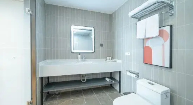 Люкс Deluxe Jinjiang Hotel (Laixi High-Speed Railway Station Yuehu Park)