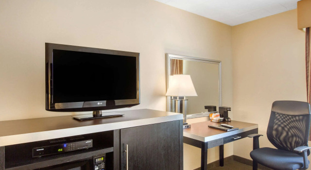 Четырёхместный номер Standard Quality Inn Ledgewood - Dover
