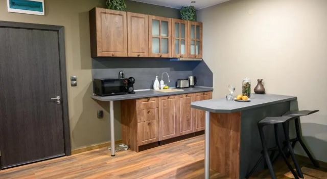 Апартаменты The White Horse Apartment 1