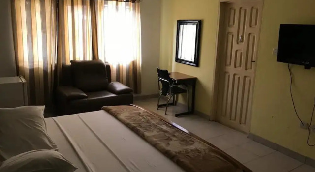 Mace Lodge