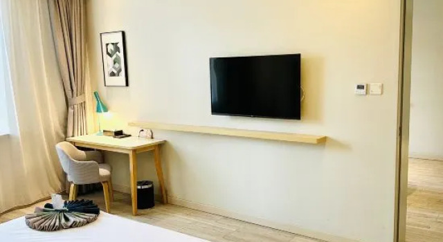 Люкс Homeinn Selected Hotel (Qiqihar Central Hospital Railway Station)