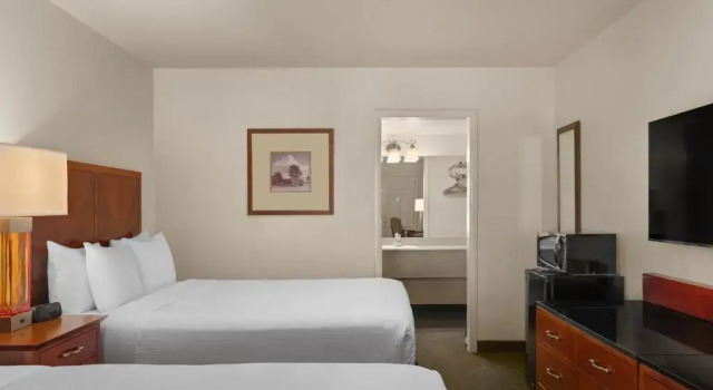 Четырёхместный номер Standard Historic Coronado Motor Hotel by OYO