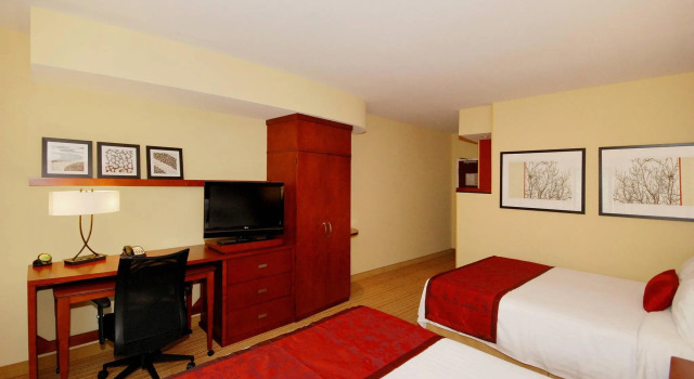 Четырёхместный номер Standard Courtyard by Marriott Vicksburg