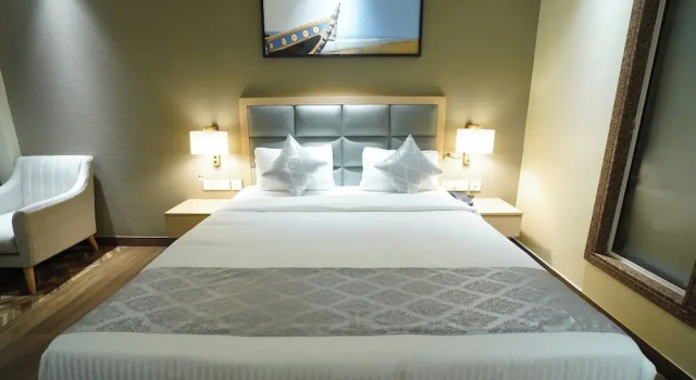 Номер Comfort Q Saina Aarokan Heights