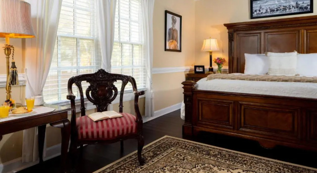 Двухместный номер Deluxe A Williamsburg White House Inn