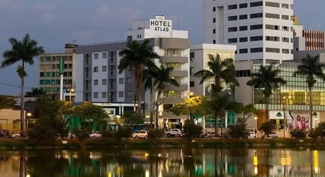 Люкс с балконом Hotel Atlas