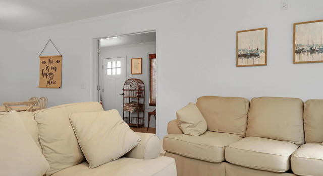 Бунгало с балконом 1st Street Bungalow