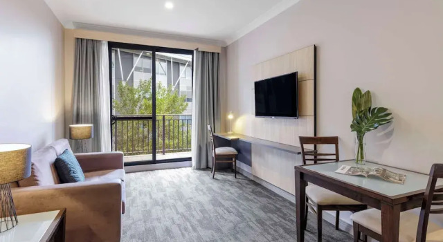 Апартаменты с 2 комнатами с балконом Oaks Sydney North Ryde Suites
