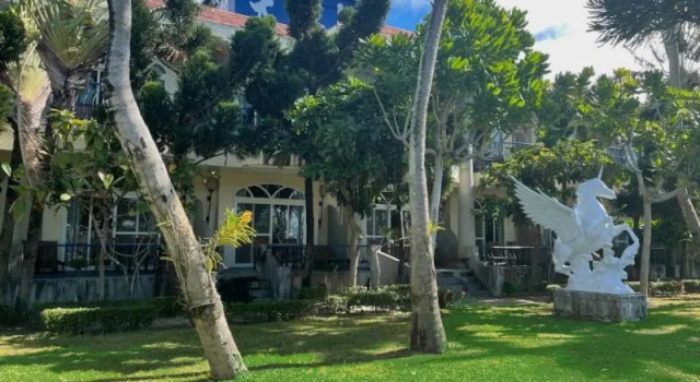 Четырёхместный номер Standard с видом на сад Swan Lake Villa Resort