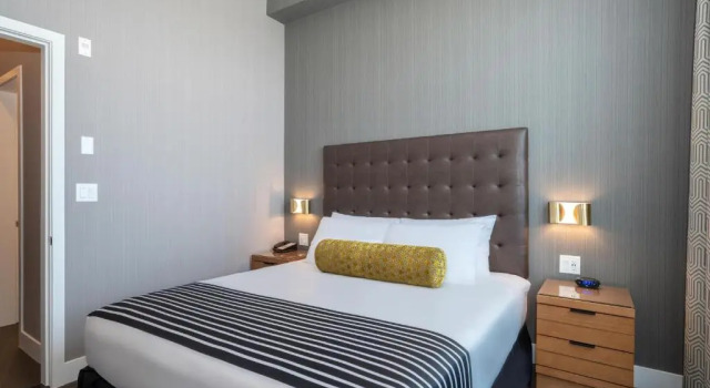 Люкс Standard Sandman Hotel Hamilton