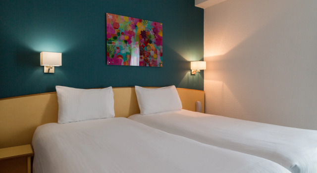 Inter-Hotel Eclipse Lyon-Décines, Rezerwuj Hotel Hotele w Rhône z parkingiem, Parking