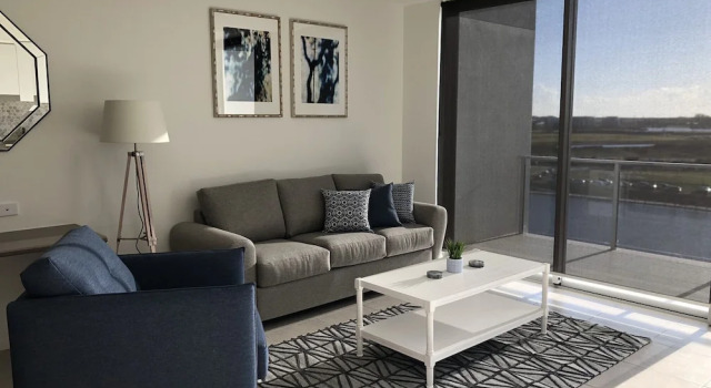 Апартаменты c 1 комнатой с балконом и с видом на озеро North Shore Oceanside Kawana