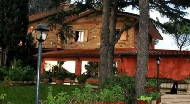 Villa Paradiso, Book Villa Castel Romano Lazio