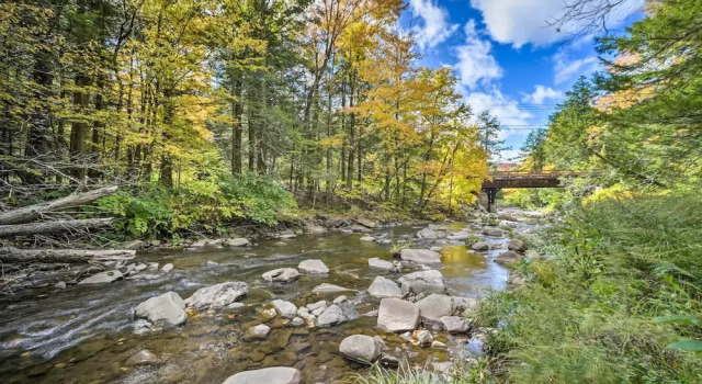 Коттедж Creekside Catskills Getaway Near Hunter Mountain