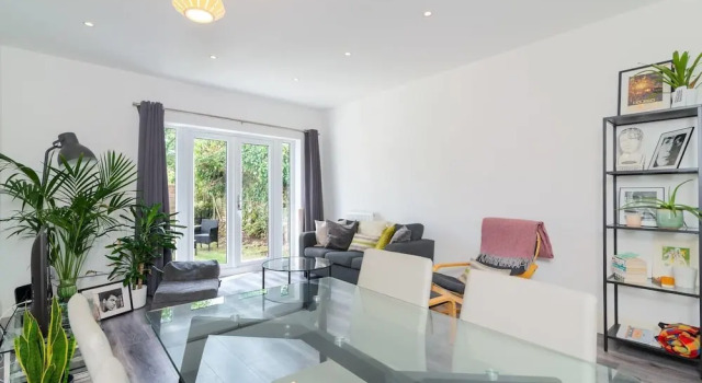 Beautiful Flat For 3 With A Garden In Acton, Забронировать Отель Отели Англии 3 звезды, 3*